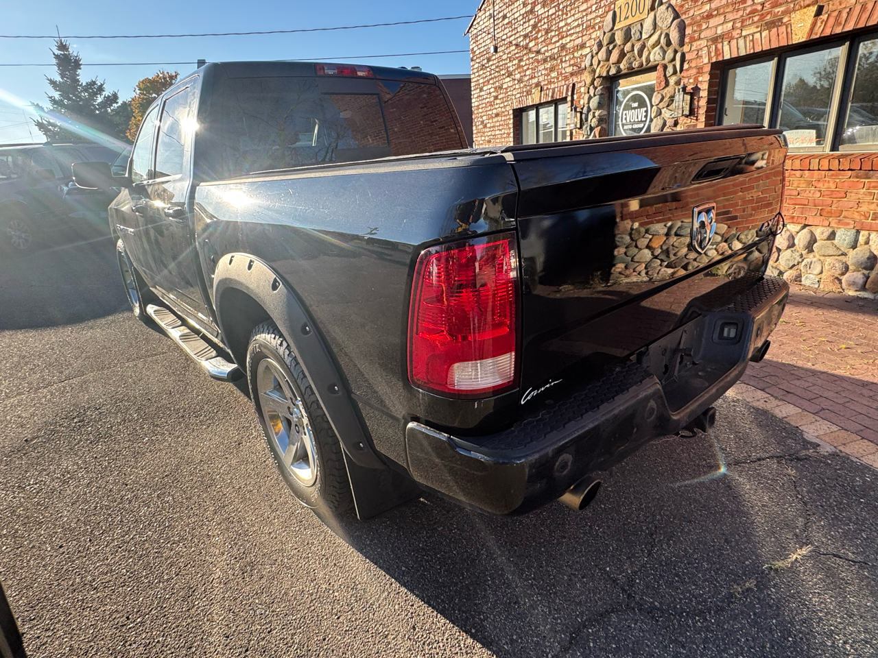 RAM 1500 ST Crew Cab 4WD 2011 RAM 1500 ST Crew Cab 4WD 2011