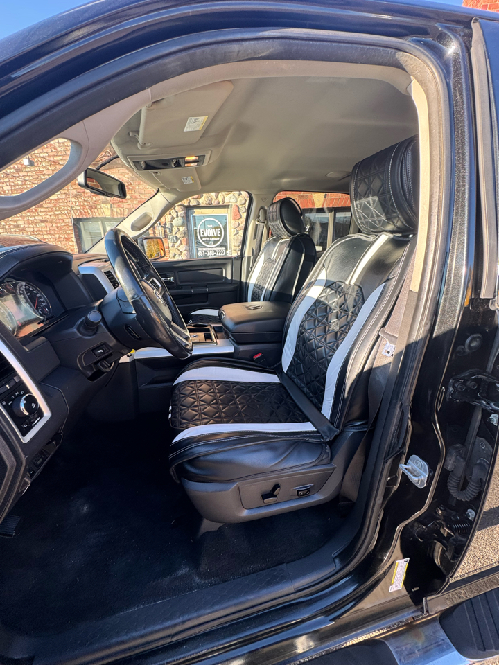 RAM 1500 ST Crew Cab 4WD 2011 RAM 1500 ST Crew Cab 4WD 2011