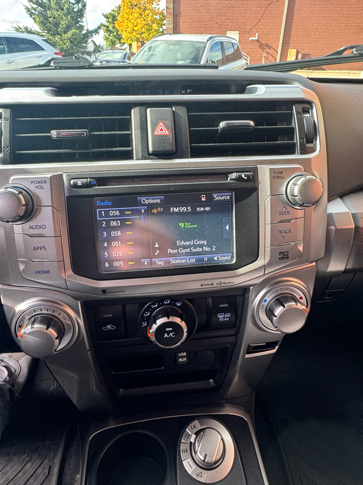 Toyota 4Runner SR5 4WD 2016 Toyota 4Runner SR5 4WD 2016