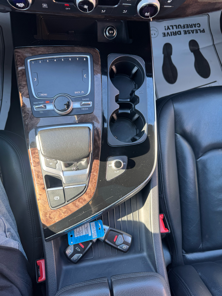 Audi Q7 3.0 Premium Plus quattro 2017 Audi Q7 3.0 Premium Plus quattro 2017