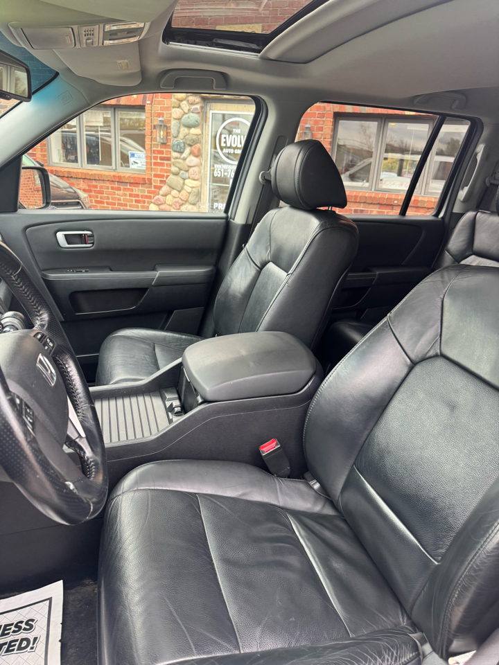 Honda Pilot EX-L 4WD 5-Spd AT 2011 Honda Pilot EX-L 4WD 5-Spd AT 2011