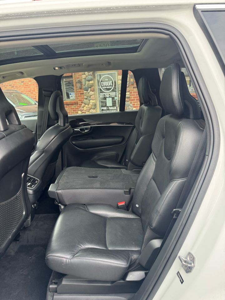 Volvo XC90 T6 Momentum AWD 2017 Volvo XC90 T6 Momentum AWD 2017