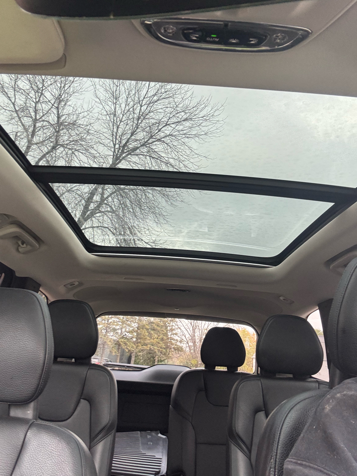 Volvo XC90 T6 Momentum AWD 2017 Volvo XC90 T6 Momentum AWD 2017