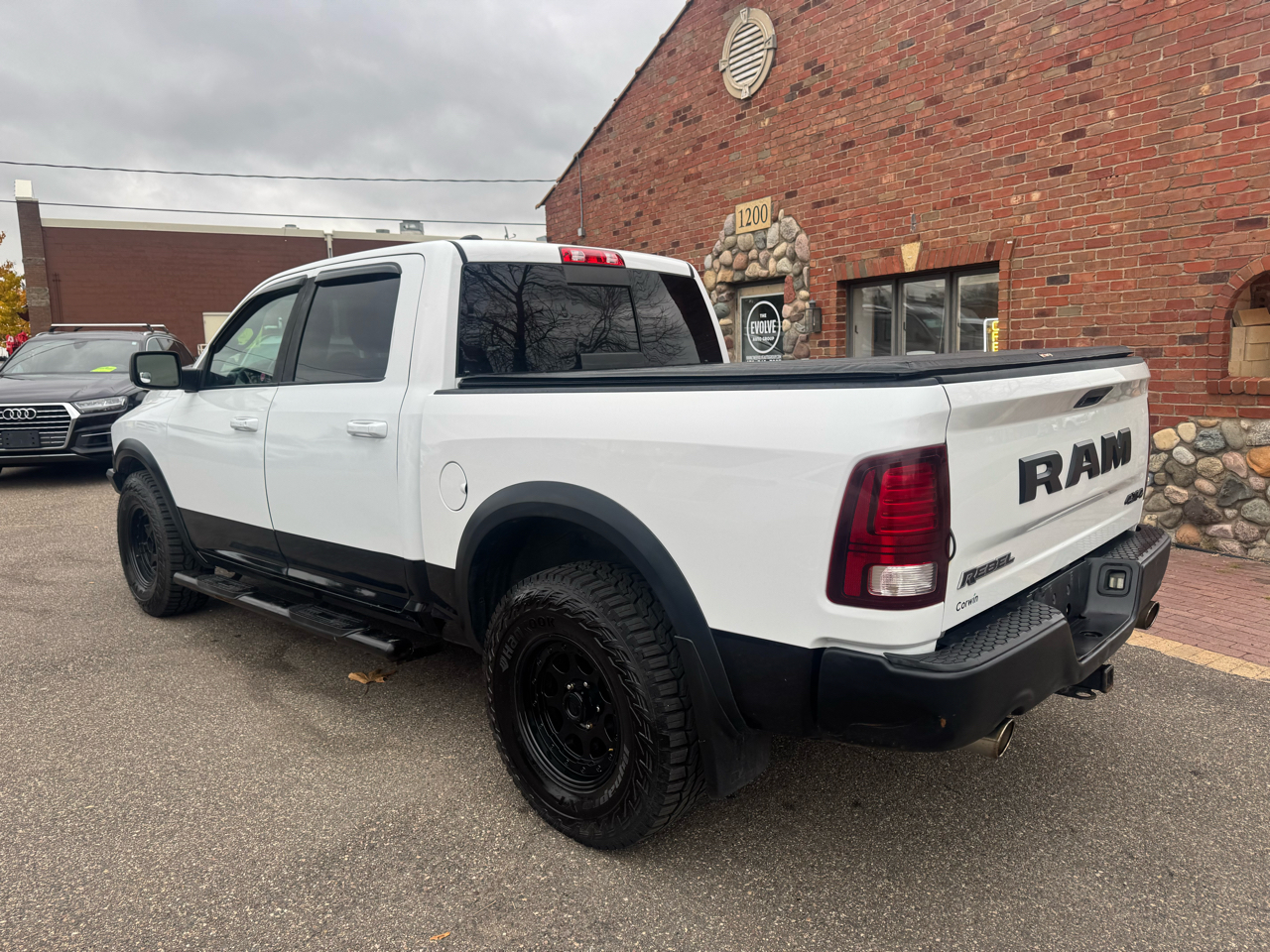 RAM 1500 Rebel Crew Cab SWB 4WD 2016 RAM 1500 Rebel Crew Cab SWB 4WD 2016