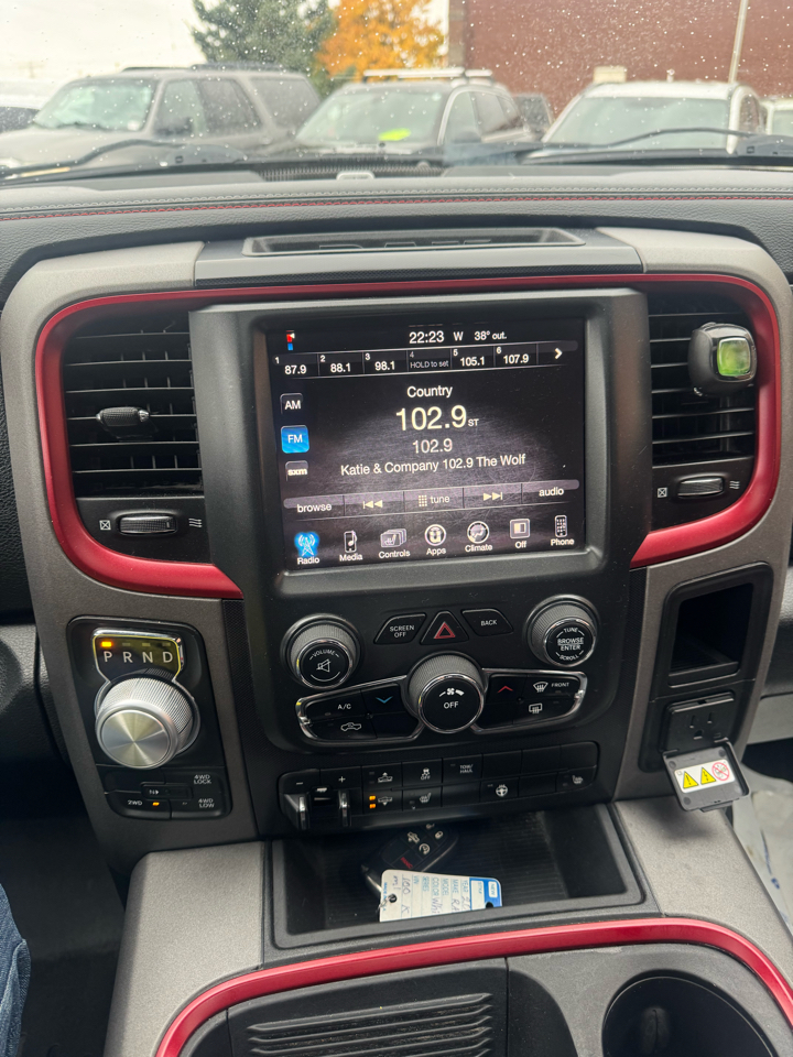 RAM 1500 Rebel Crew Cab SWB 4WD 2016 RAM 1500 Rebel Crew Cab SWB 4WD 2016