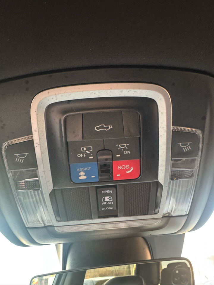 RAM 1500 Limited Crew Cab SWB 4WD 2024