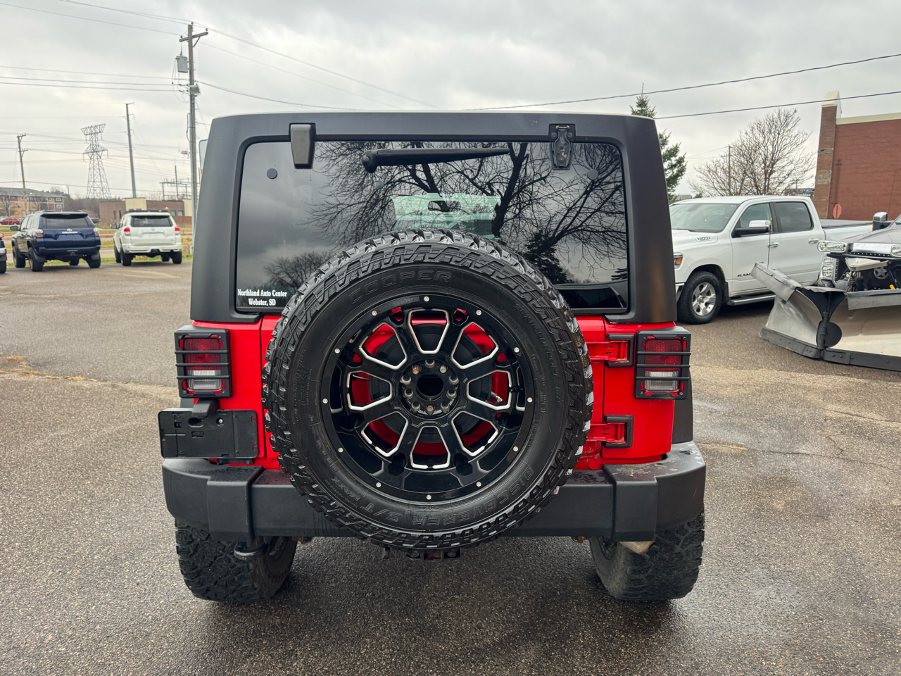 2017 Jeep Wrangler Unlimited Sahara photo 2