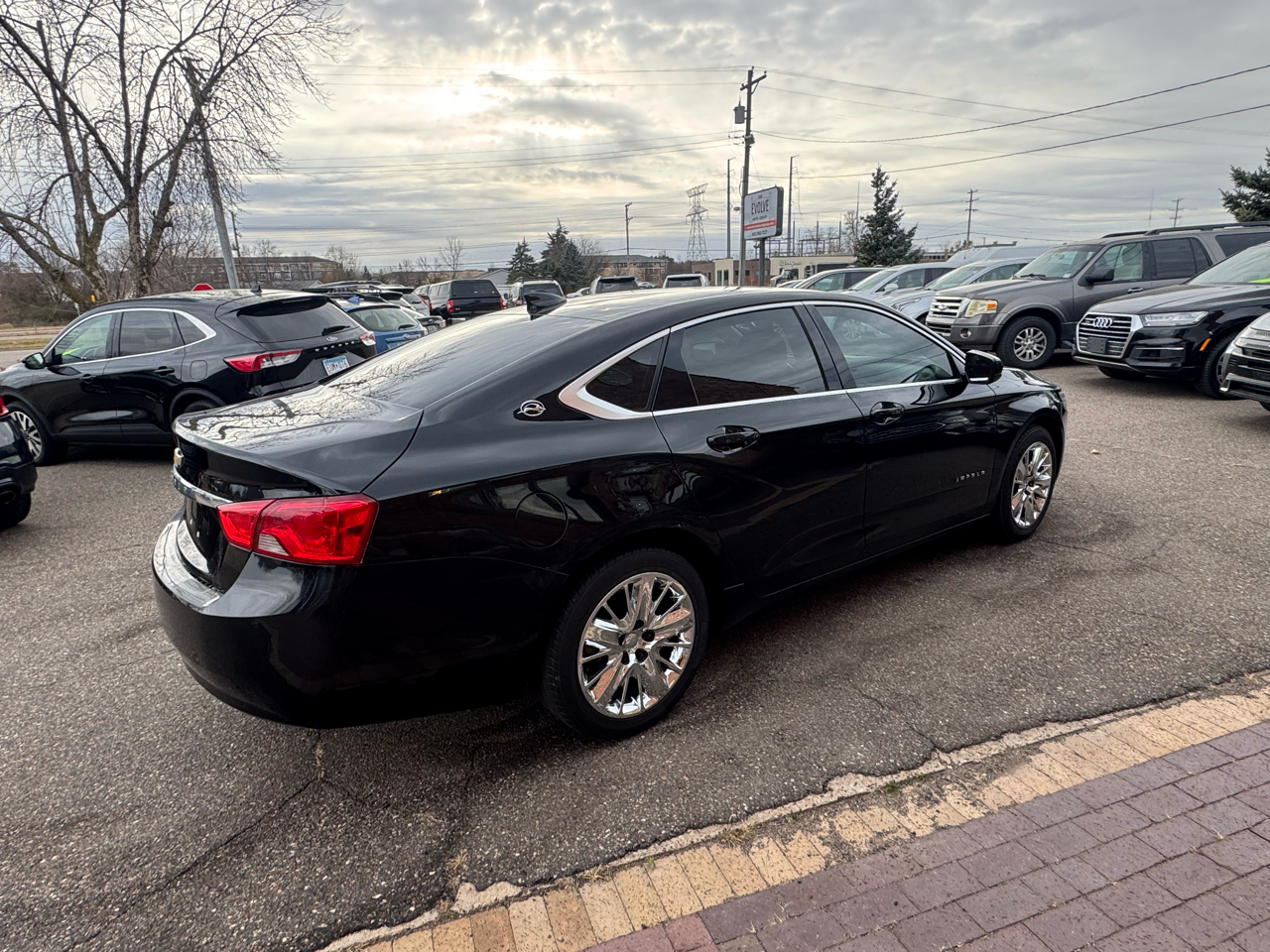 2019 Chevrolet Impala 1LT photo 2