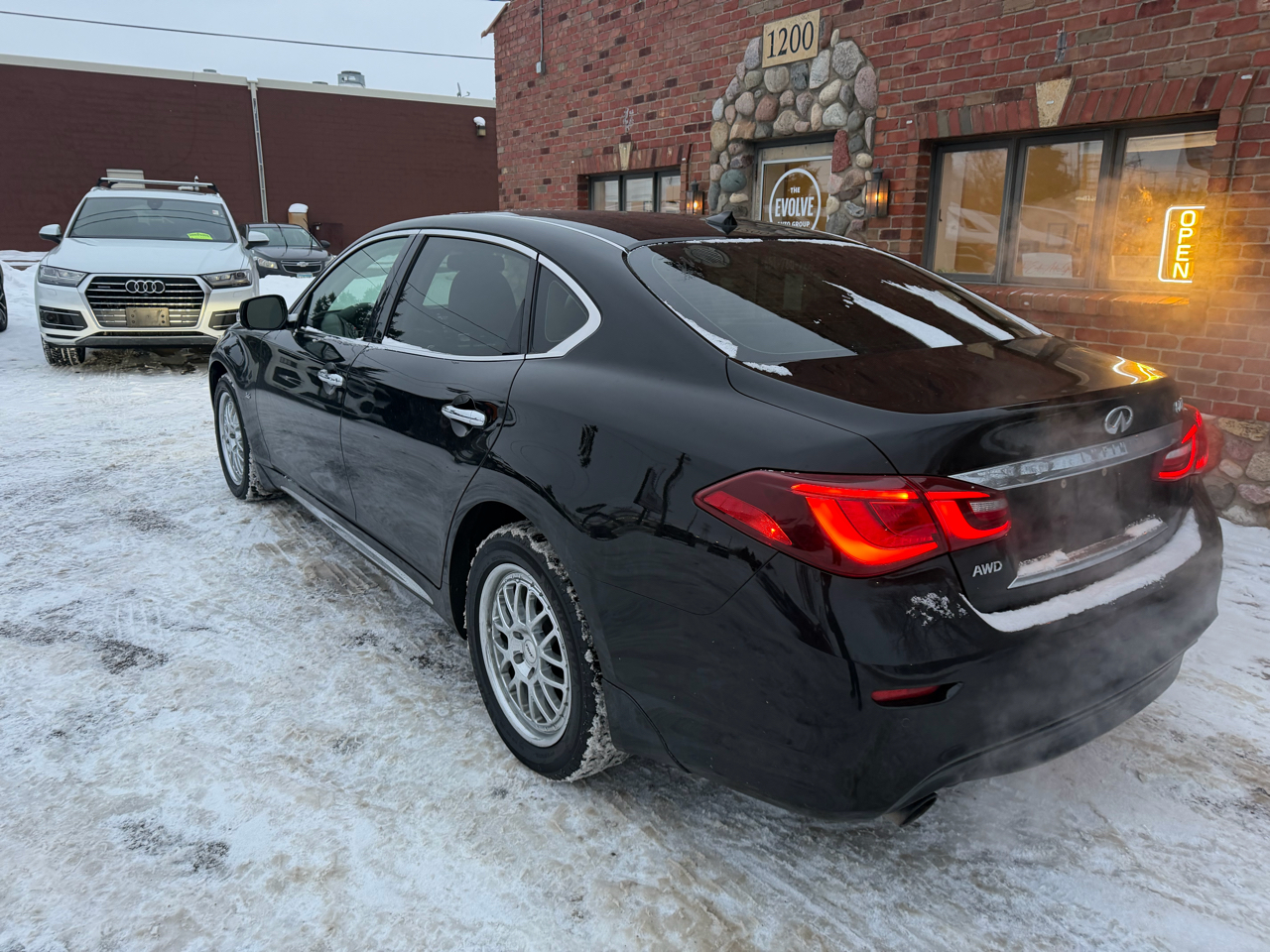 Infiniti Q70 L 5.6 AWD 2016