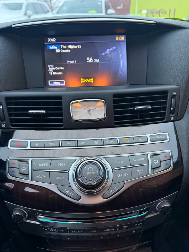 Infiniti Q70 L 5.6 AWD 2016