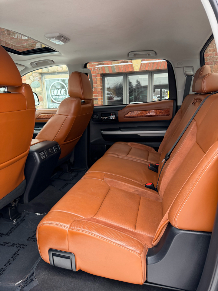 Toyota Tundra Platinum CrewMax 5.7L 4WD 2019