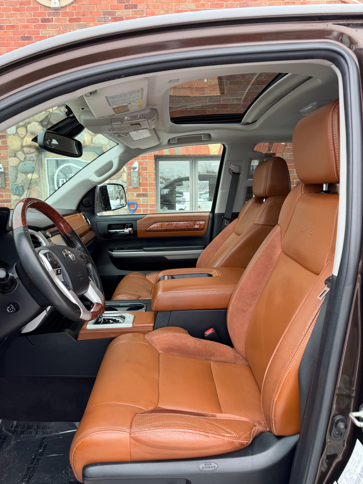 Toyota Tundra Platinum CrewMax 5.7L 4WD 2019