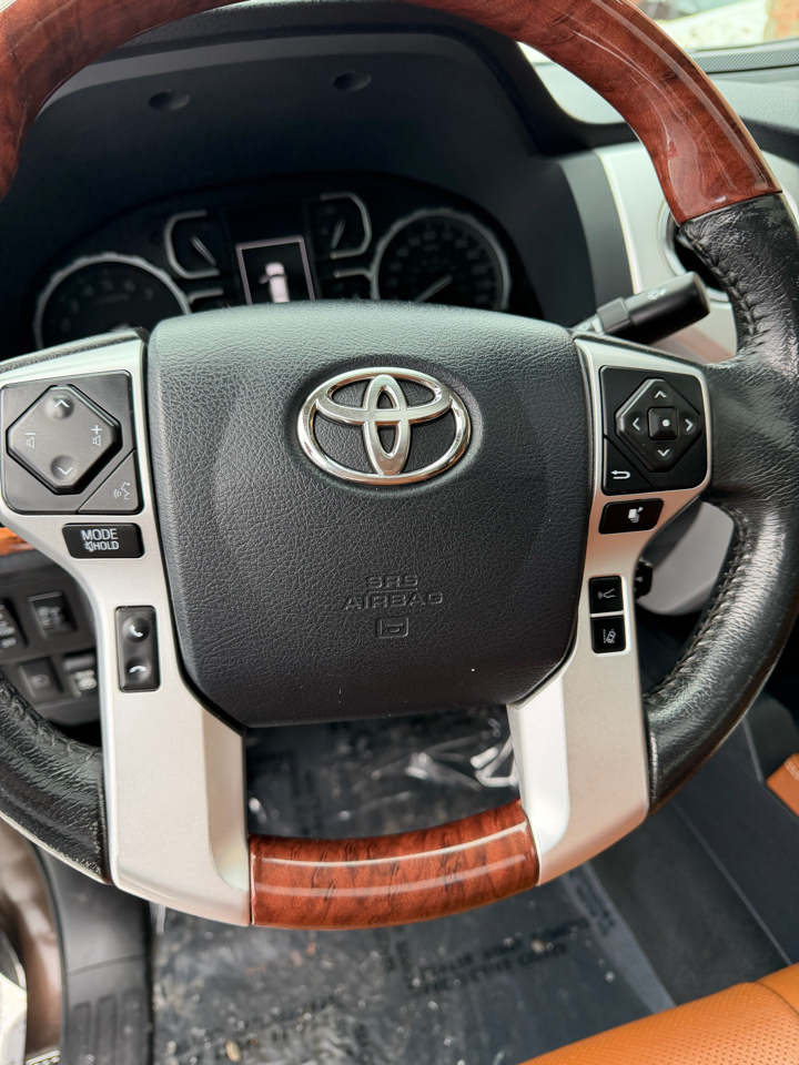 Toyota Tundra Platinum CrewMax 5.7L 4WD 2019