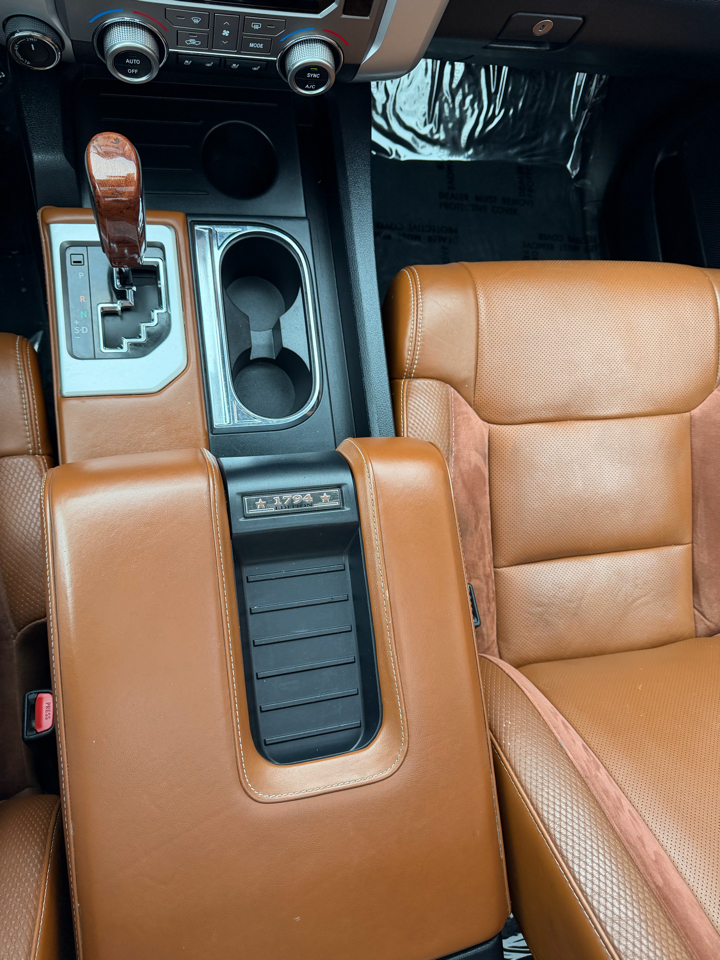 Toyota Tundra Platinum CrewMax 5.7L 4WD 2019