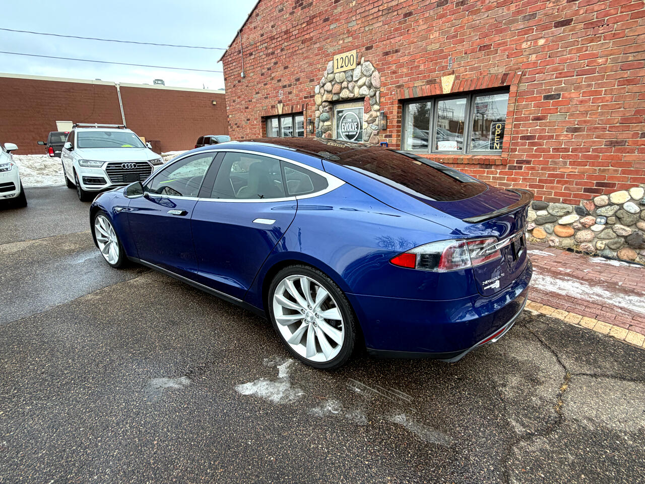 Tesla Model S 85D 4D Sedan AWD 2015