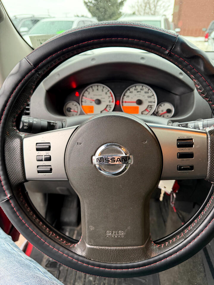 Nissan Frontier PRO-4X Crew Cab 4WD 2012