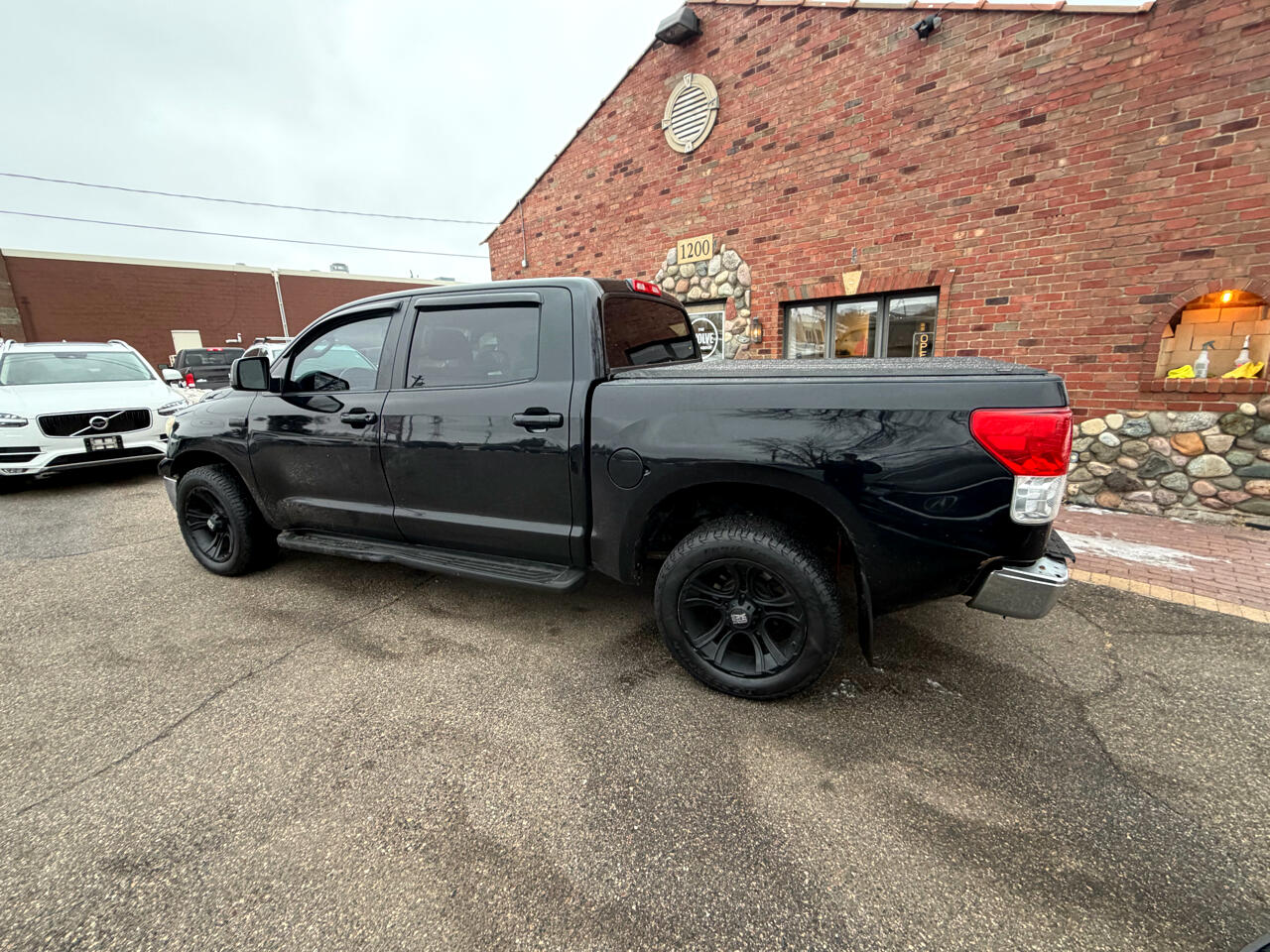Toyota Tundra Limited 5.7L FFV CrewMax 4WD 2010