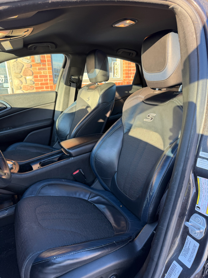 Chrysler 200 S AWD 2015