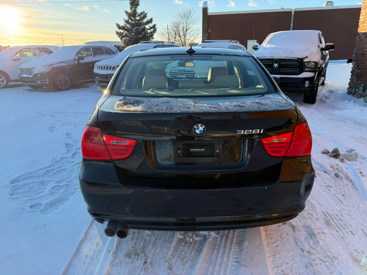 BMW 3-Series 328i xDrive 2011