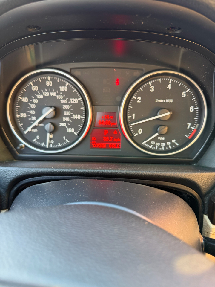 BMW 3-Series 328i xDrive 2011