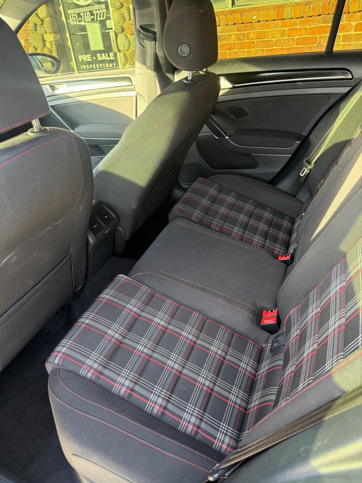 Volkswagen Golf GTI S 6A 4-Door 2017