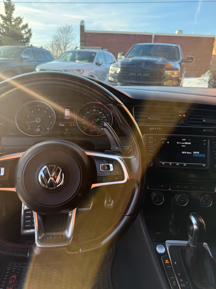 Volkswagen Golf GTI S 6A 4-Door 2017