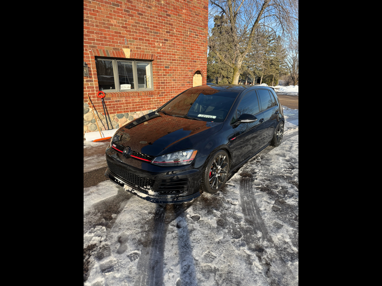 Volkswagen Golf GTI S 6A 4-Door 2017