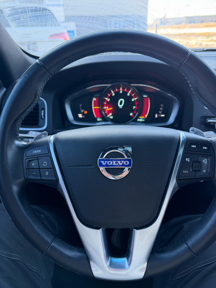 Volvo S60 T5 Premier 4D Sedan AWD 2015