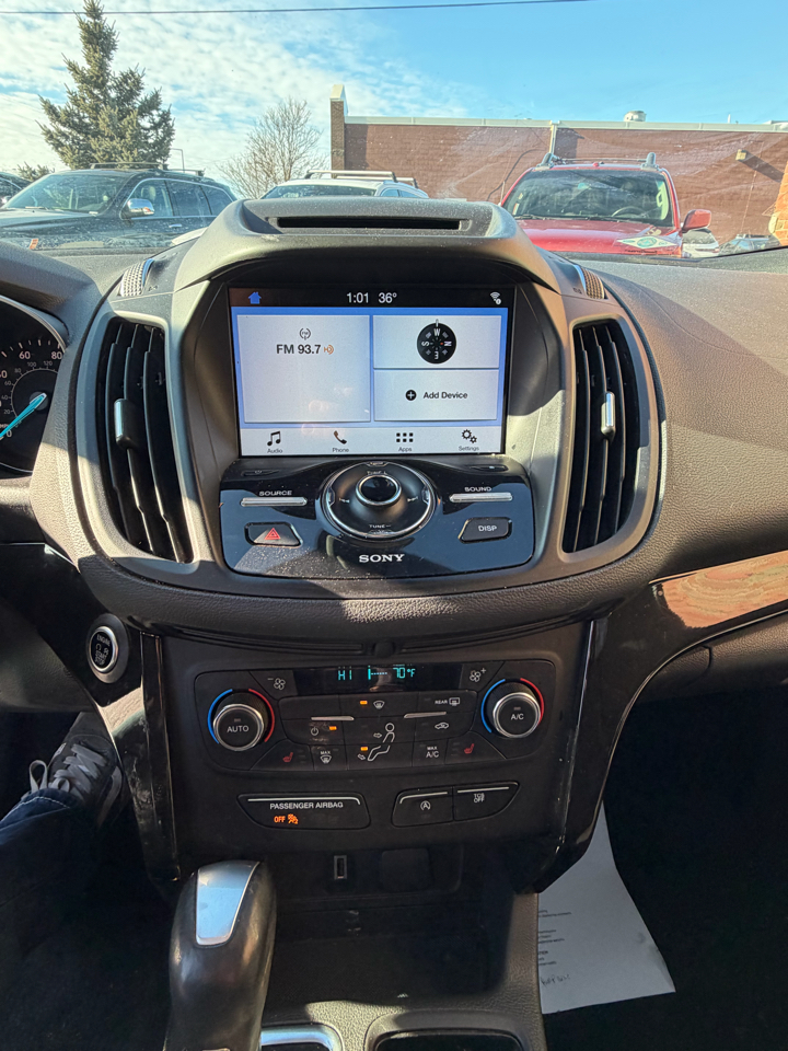 Ford Escape Titanium 4WD 2017