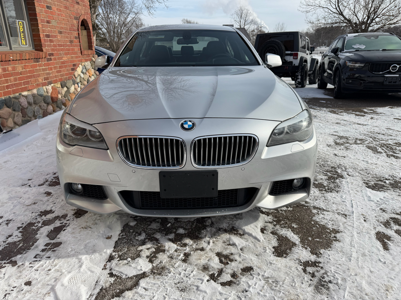 BMW 5-Series 550i xDrive 2012
