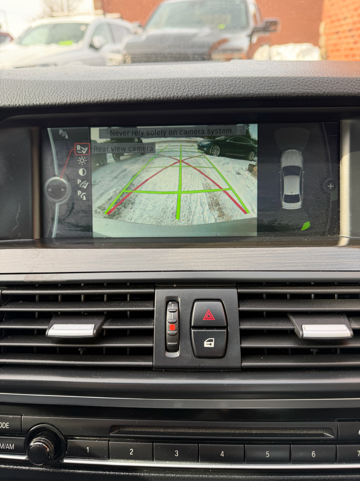 BMW 5-Series 550i xDrive 2012