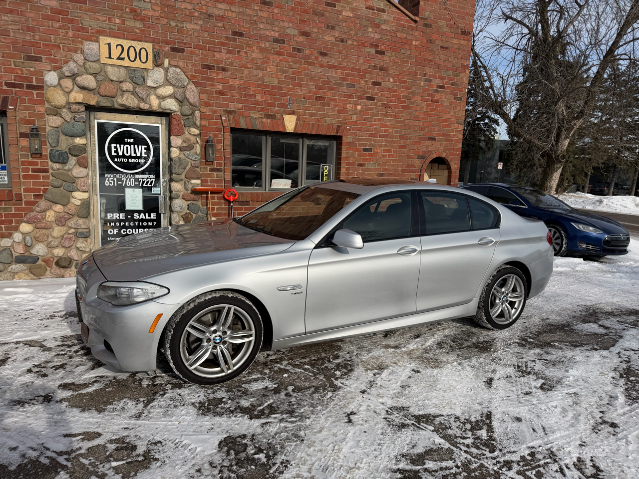 BMW 5-Series 550i xDrive 2012
