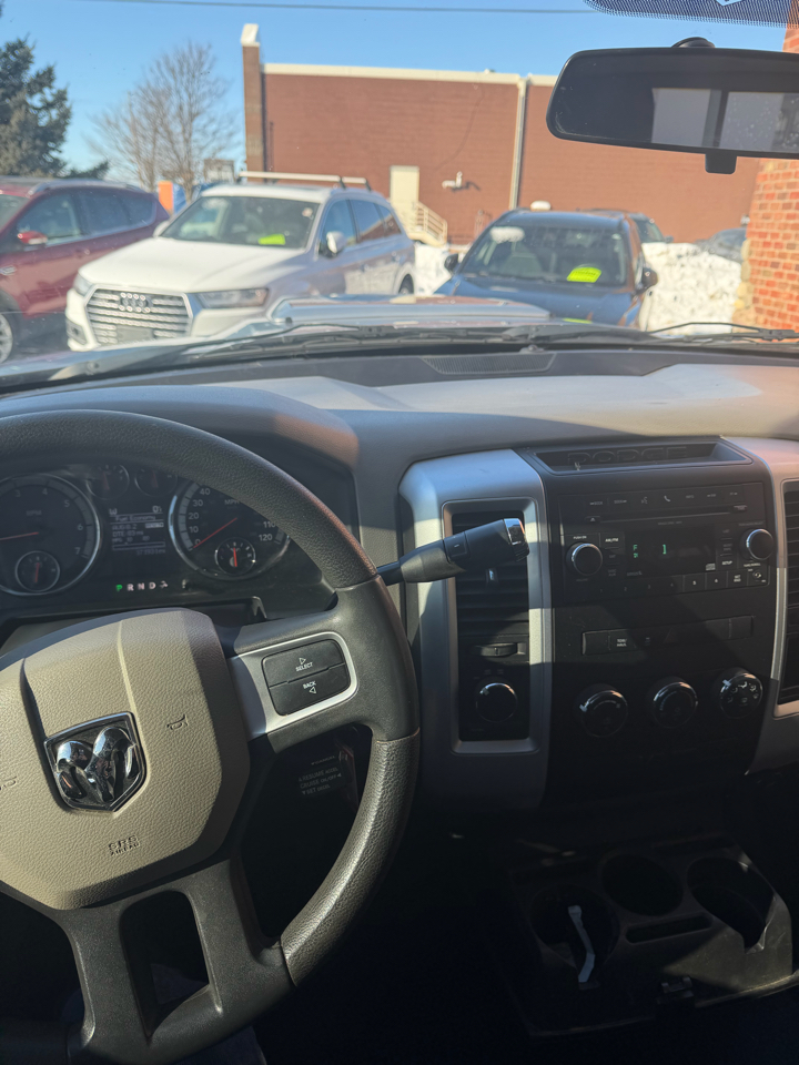RAM 1500 SLT Quad Cab 4WD 2011