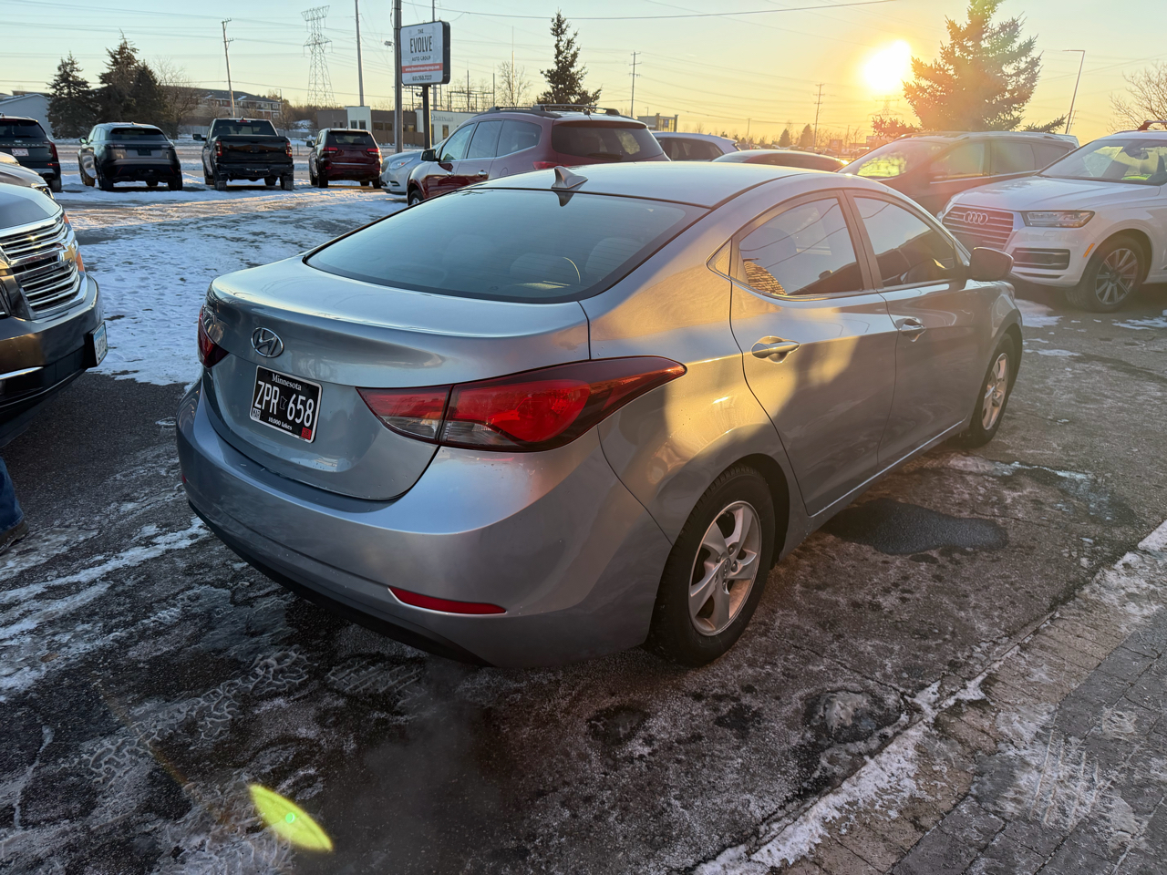 Hyundai Elantra SE 6AT 2015