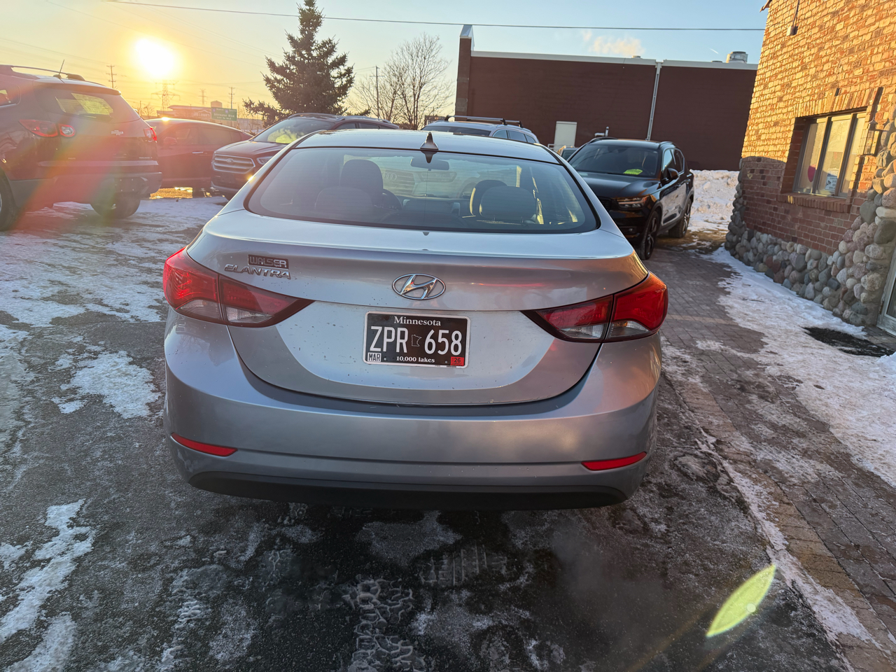 Hyundai Elantra SE 6AT 2015