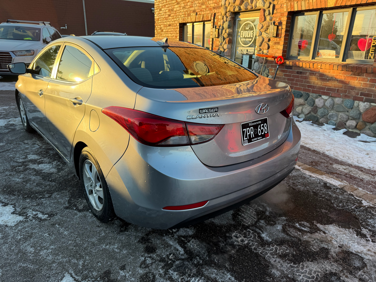 Hyundai Elantra SE 6AT 2015