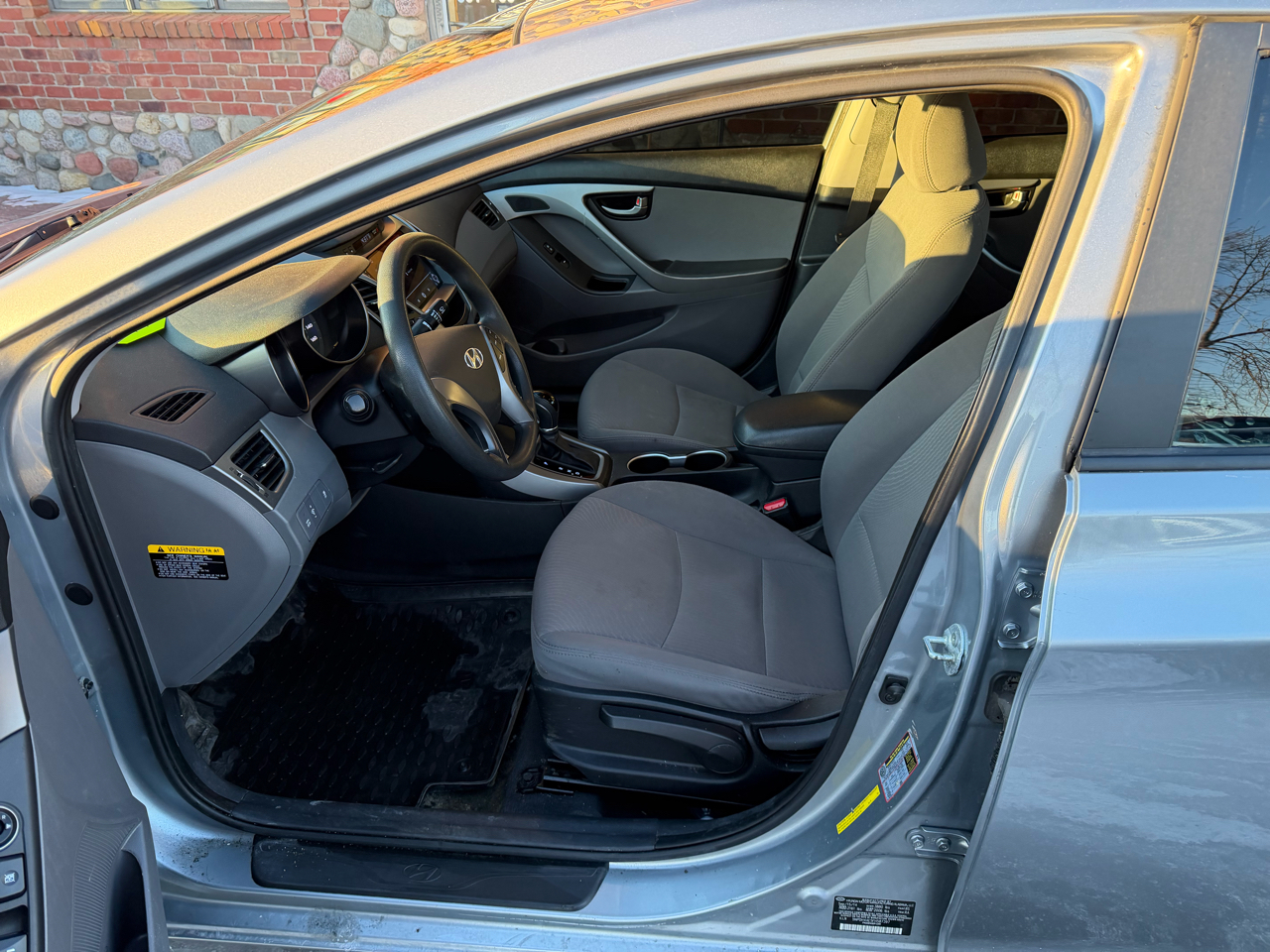 Hyundai Elantra SE 6AT 2015