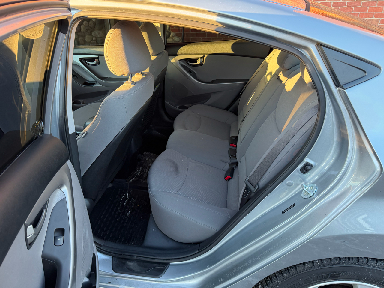 Hyundai Elantra SE 6AT 2015