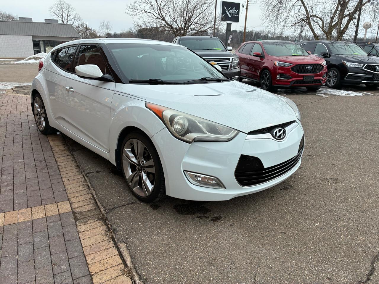 Hyundai Veloster Base 2012