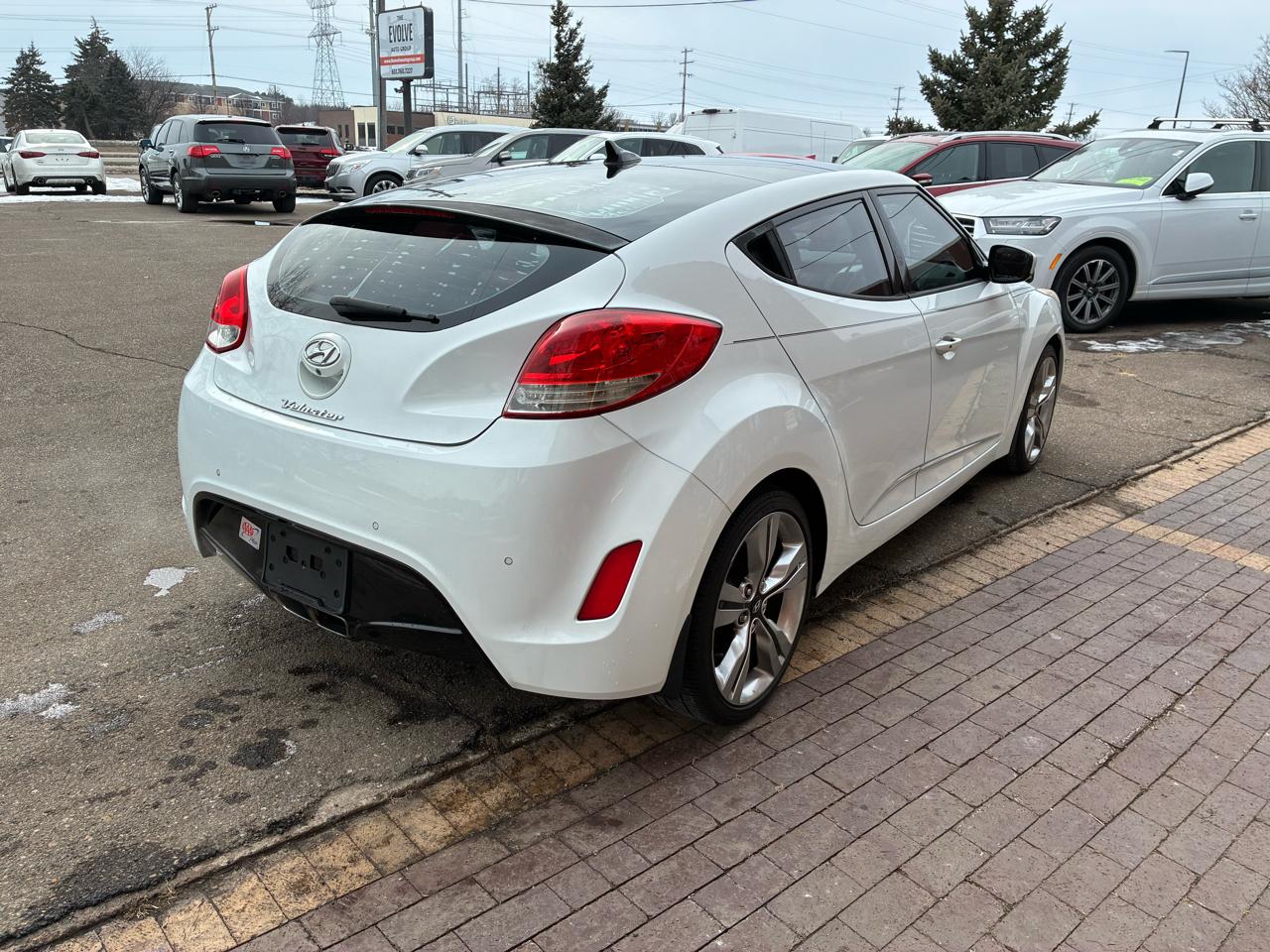 Hyundai Veloster Base 2012