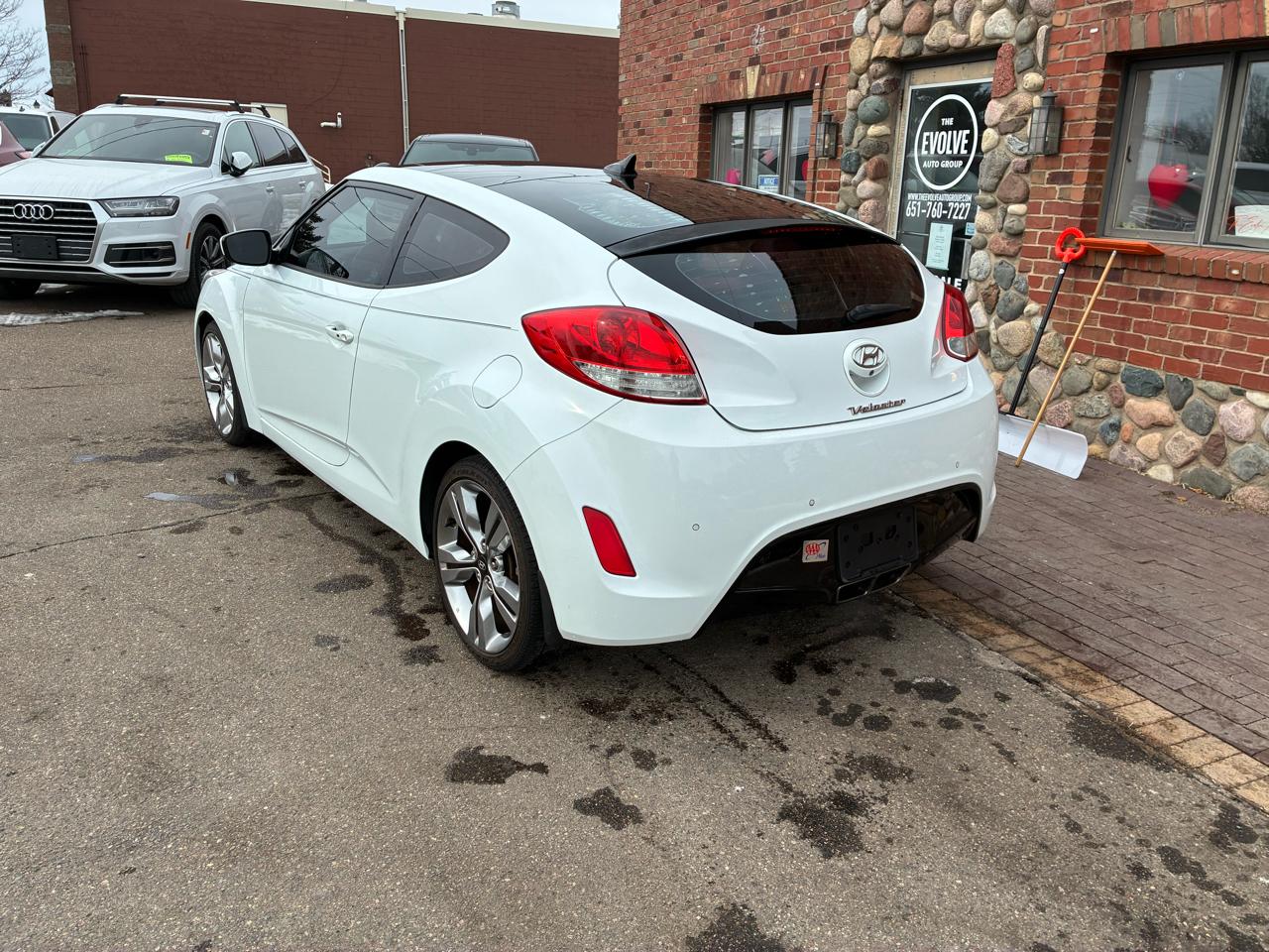 Hyundai Veloster Base 2012