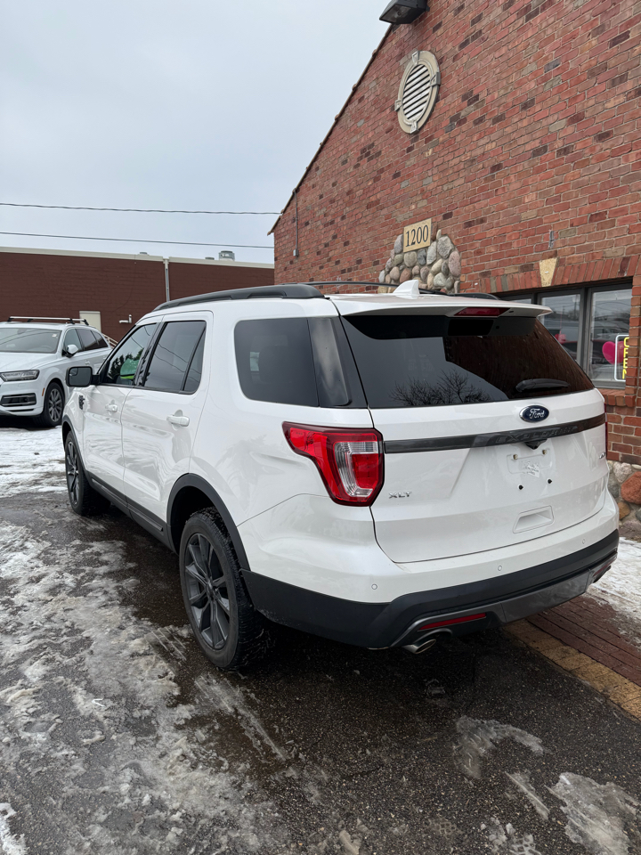 Ford Explorer XLT 4WD 2017