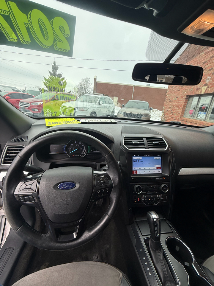 Ford Explorer XLT 4WD 2017