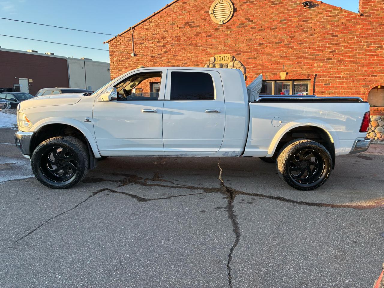 RAM 3500 4WD Mega Cab 160.5" Laramie 2011
