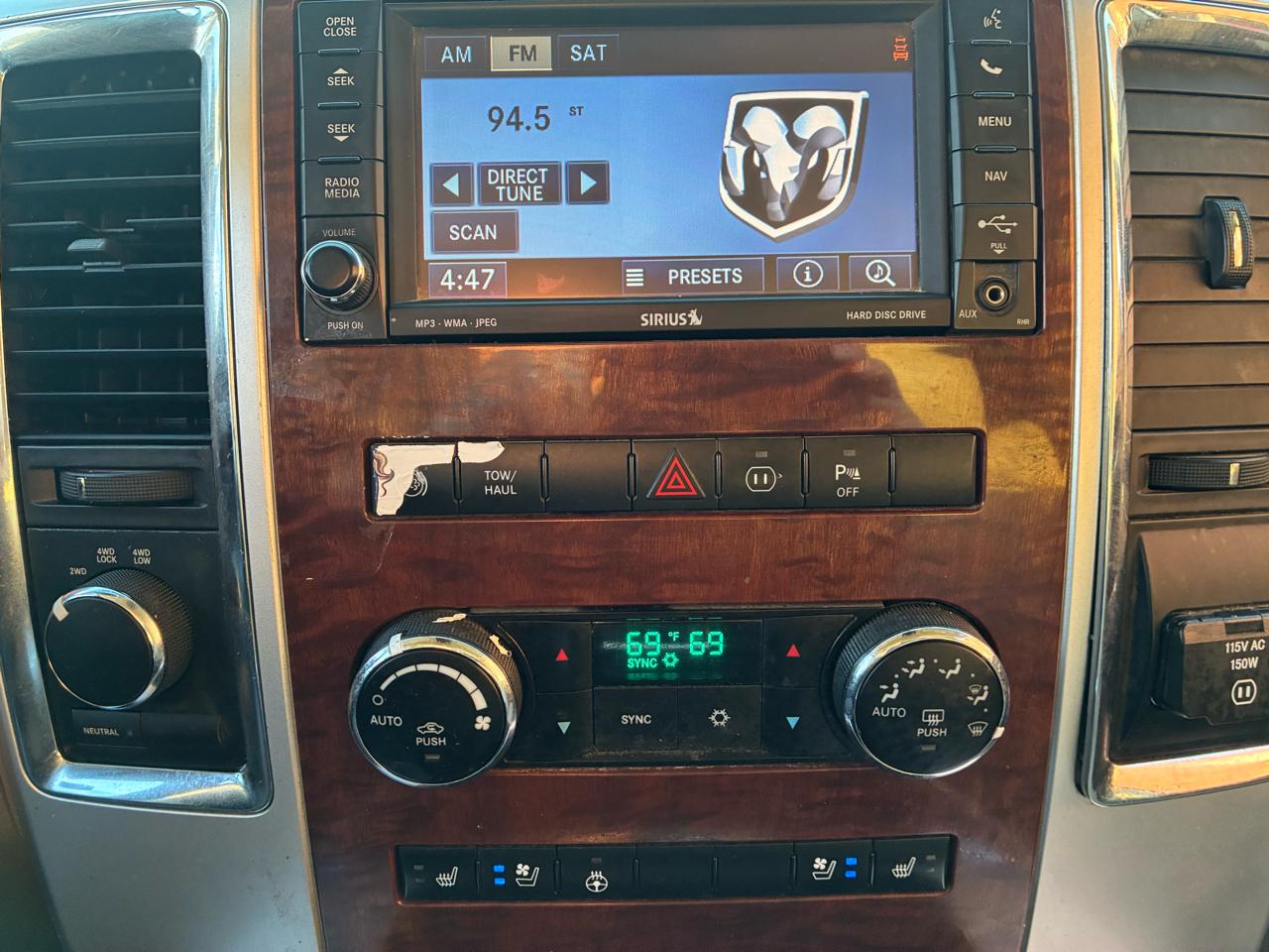 RAM 3500 4WD Mega Cab 160.5" Laramie 2011