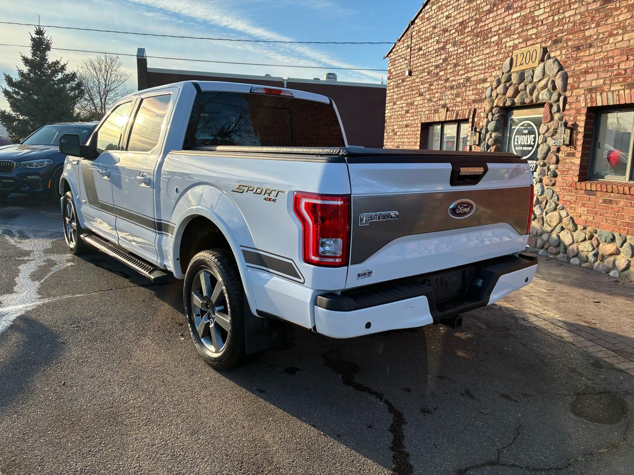 Ford F-150 XLT 4WD SuperCrew 5.5' Box 2015