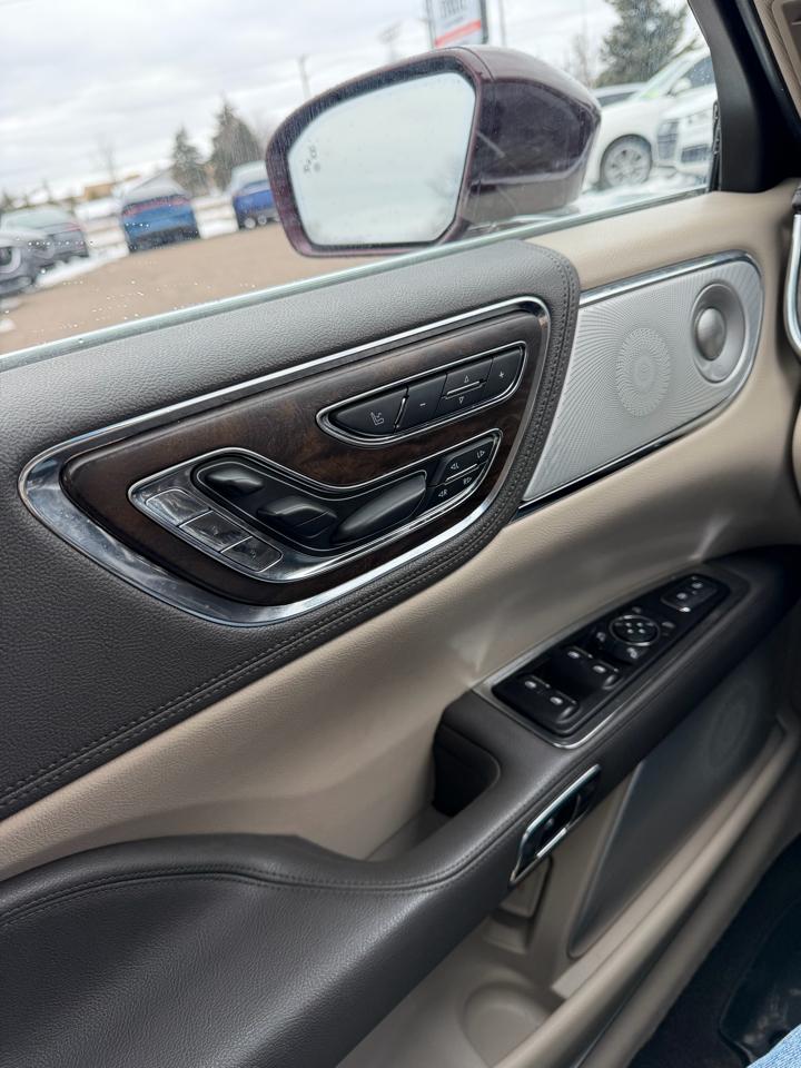 Lincoln Continental Reserve AWD 2017