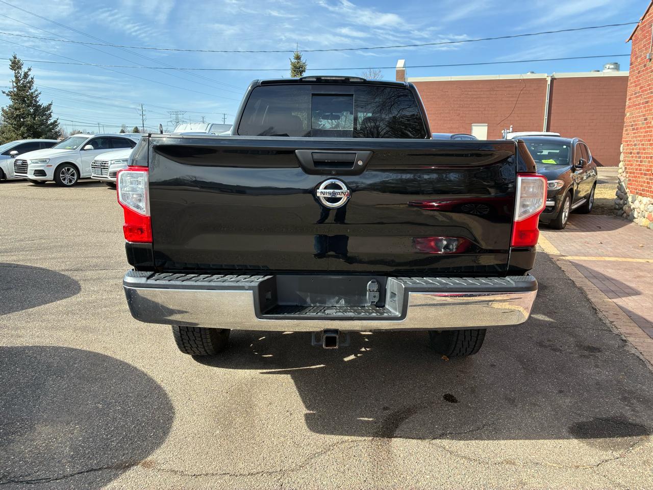Nissan Titan XD S Crew Cab 4WD 2018