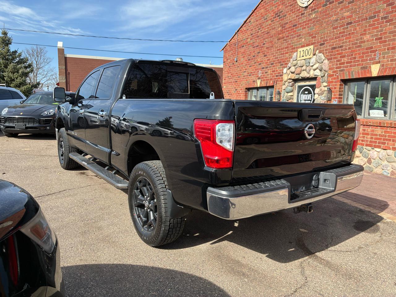 Nissan Titan XD S Crew Cab 4WD 2018