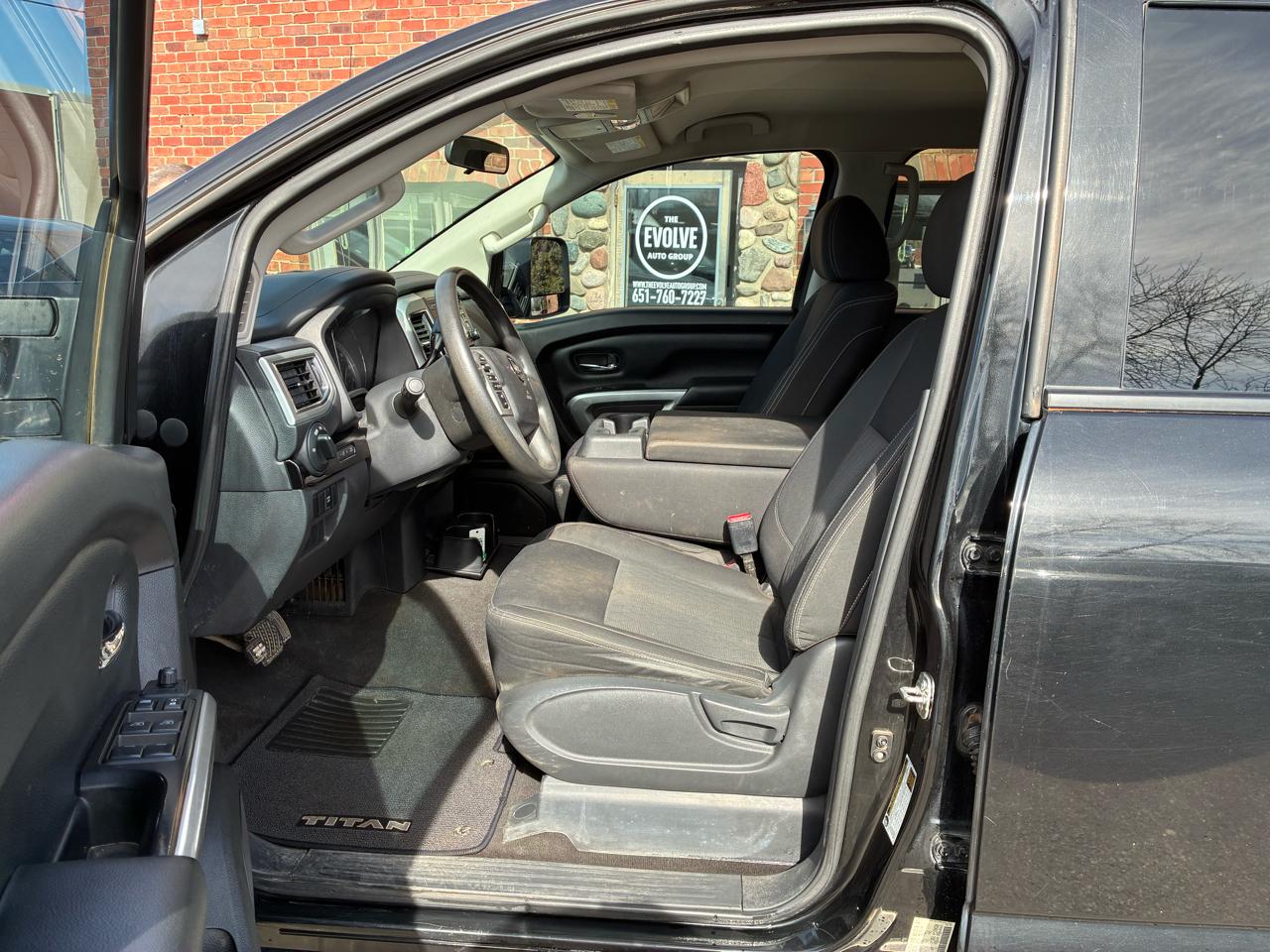 Nissan Titan XD S Crew Cab 4WD 2018